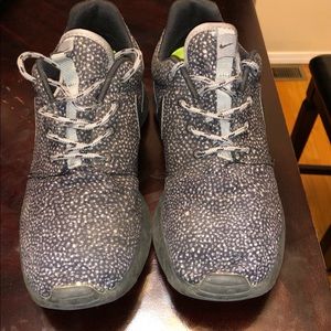 Used Womens Pebbles Roshes